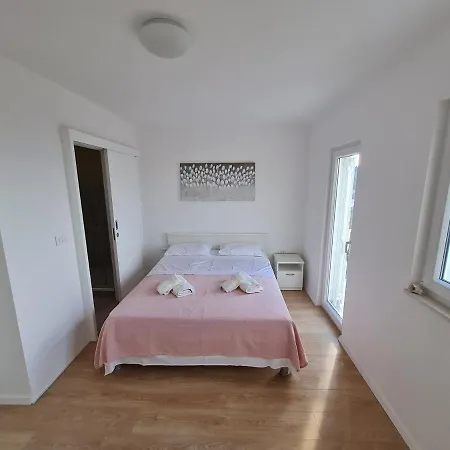 Ferienhaus Garden House Sutivan