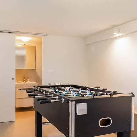 Garden House * Sutivan